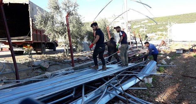 Afetzedeler yaralarını sarmaya başladı