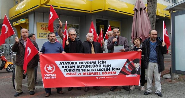 Alanya'da eylem yapıp, imza topladılar