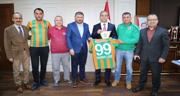 Alanyaspor tribünlerine yeni bir renk geliyor