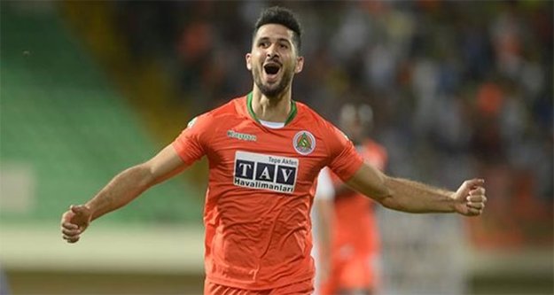 Emre Akbaba'ya milli gurur