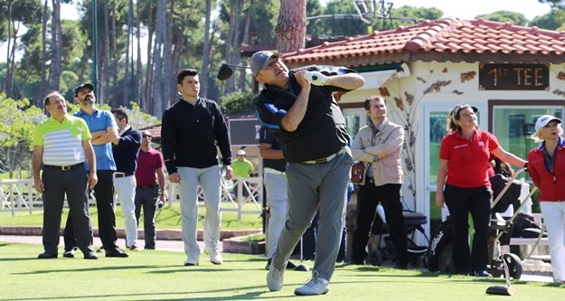 Bakan Çavuşoğlu hünerlerini sergiledi