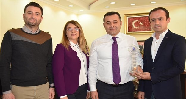 Başkan Yücel'e anlamlı ödül