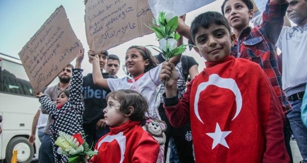 Belgesi olmayan Suriyeliler Antalya dışına çıkamaz