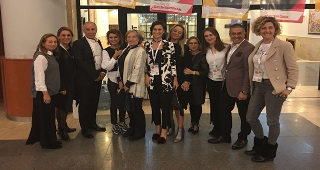 Dev kongrede bir Alanyalı sahne aldı