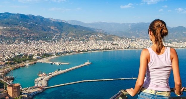 Rusya'da turist sayısı 4 yıl sonra ilk kez arttı, zirvede biz varız