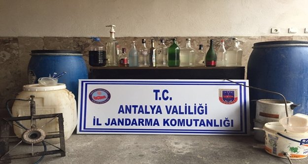 Tam 264 litre kaçak içki ele geçirildi