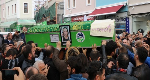 Tek teker Arif son yolculuğuna uğurlandı