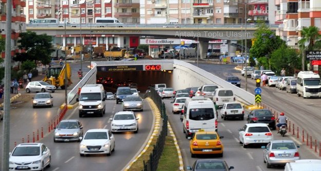 Trafiğe kayıtlı araç sayısı 1 milyonu geçti