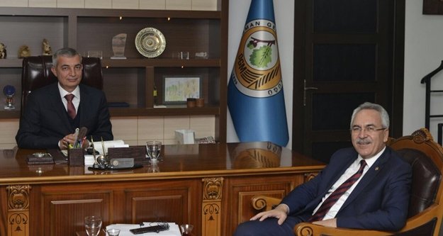 Vekil Aydın'dan eski müdürümüze 'hayırlı olsun' ziyareti