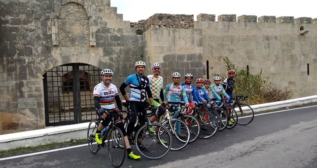 Alanya'da spor yaz-kış sürüyor