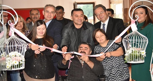 Engelsiz Sanat Sergisi kapılarını açtı