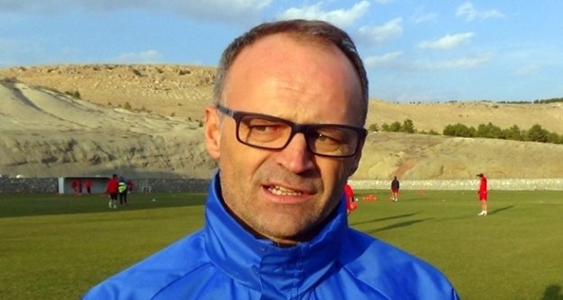 İrfan Buz: “İlk devre çok iyi futbol oynadık”