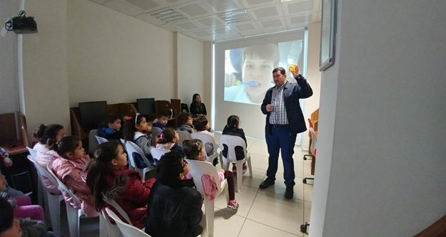 Kütüphanede ağız ve diş sağlığı etkinliği