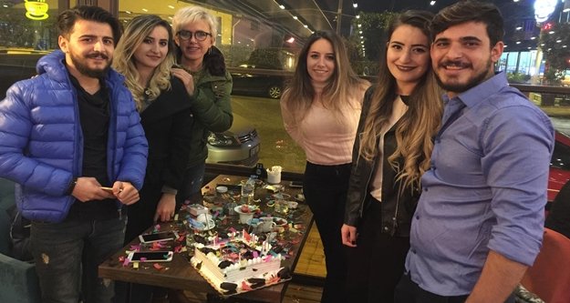 Oba Yemen'de doğum günü sürprizi