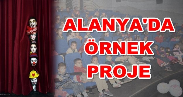 Öğrenciler ilk kez tiyatro izlediler