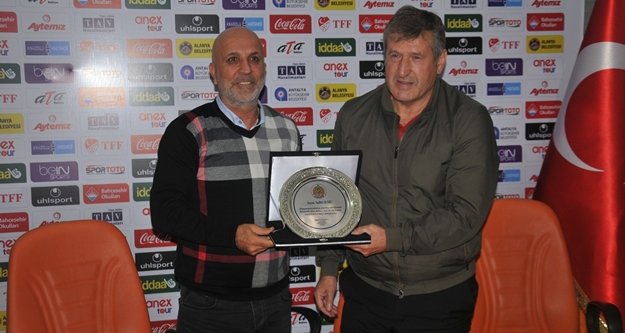 Susic'e plaketli uğurlama