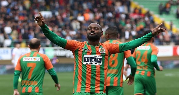 Vagner Love yılın futbolcusu adayı