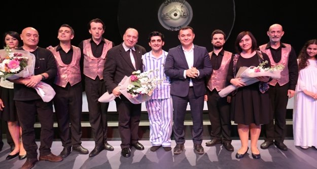 Yücel oyuna hayran kaldı