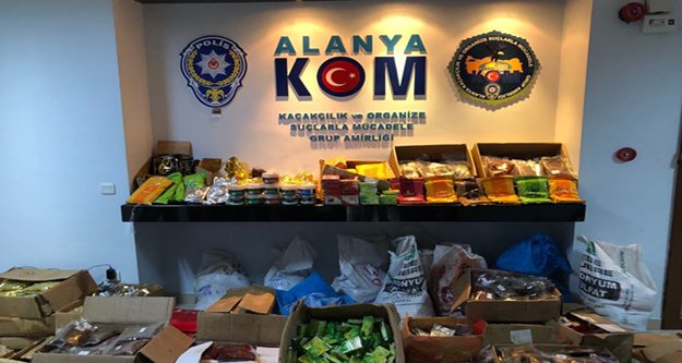 Alanya'da kaçak nargile tütünü operasyonu