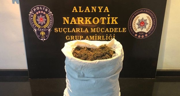 Alanya'daki uyuşturucu satışı polise takıldı