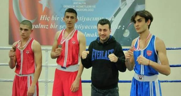 Alanyalı boksörlerden büyük başarı