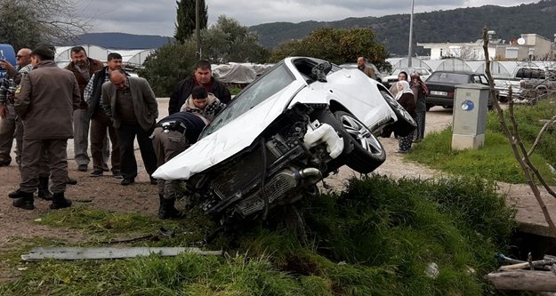 Aşırı hız kaza getirdi: 2 yaralı
