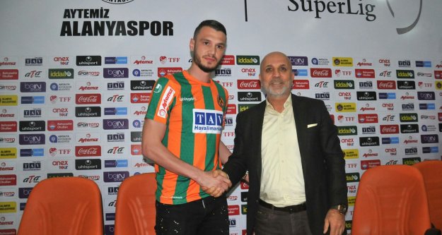 Aytemiz Alanyaspor'a yeni stoper