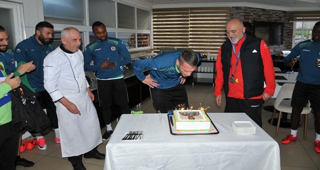 Barış’a doğum günü kutlaması