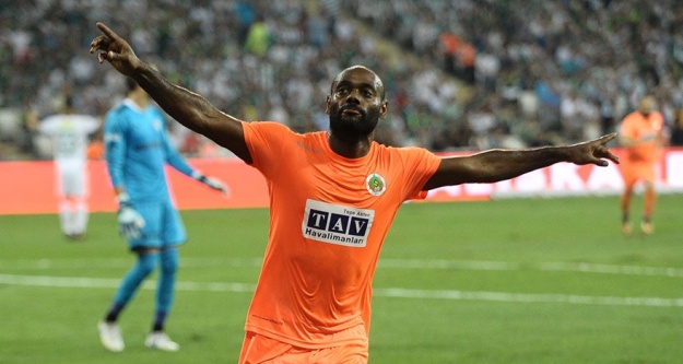 Beşiktaş Vagner Love'dan vazgeçti