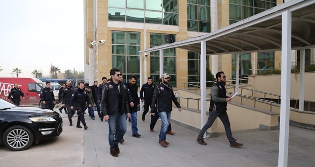 FETÖ'nün sözde imamlarının telefonlarında (+) 1 şifresi