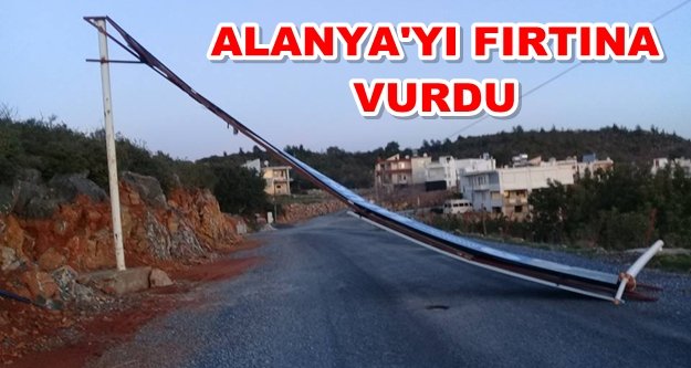 Fırtına o mahallenin tabelasını devirdi