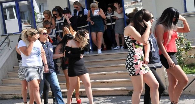 Flaş fuhuş operasyonunda 25 tutuklama