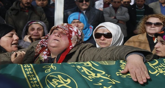 Gülsüm annenin Umut'u toprağa verildi