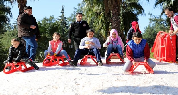 Havadan yağmayan kar, karadan getirildi