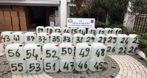 Komşuda 21 bin litre kaçak içki ele geçirildi