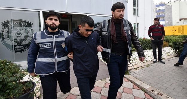'Polisim' diyen dolandırıcılar yakalandı
