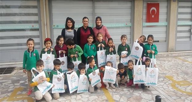 Alanya Engelsiz Sanat Atölyesinin minik ziyaretçileri