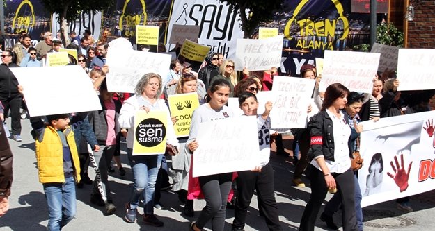 Alanya’da çocuk istismarına tepki yürüyüşü