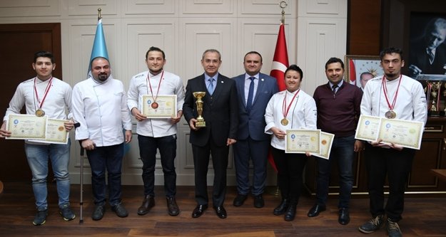 Alkü'lü aşçılara ödül yağdı