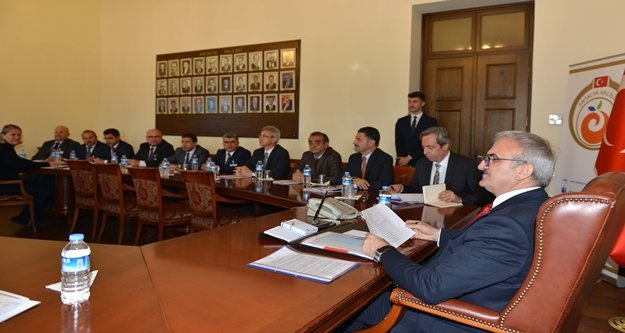 Antalya Valiliğinde okuma yazma seferberlik toplantısı