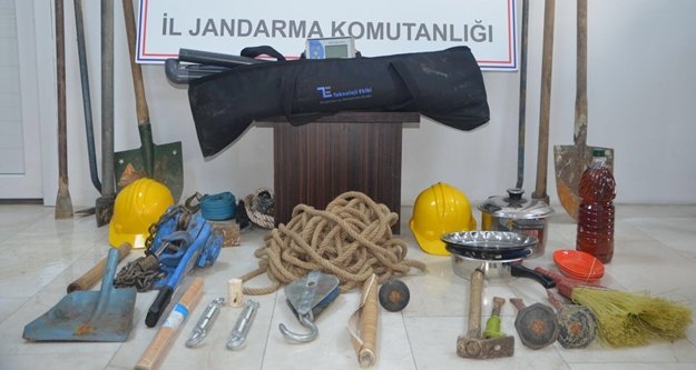 Kaçak kazı yapan 5 kişi yakalandı