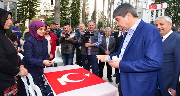 Menderes Türel’den Mehmetçiğe destek