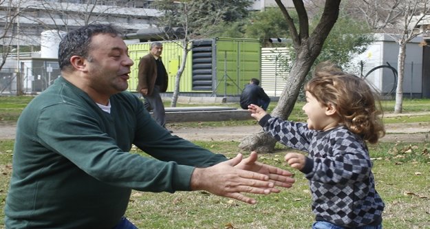 Oğlunu hayatta tutabilmek için önce 20 kilo sonra karaciğerini verdi