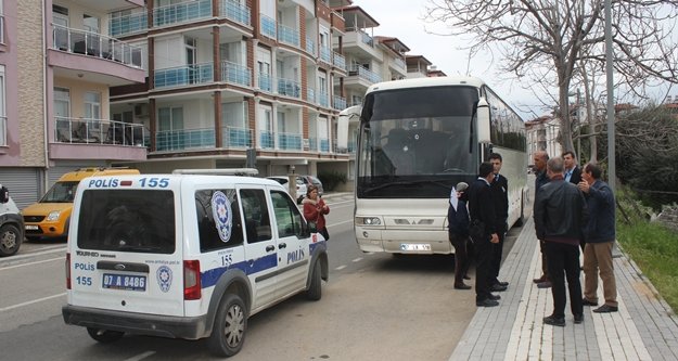 Park halindeki araçlara taşlı saldırı