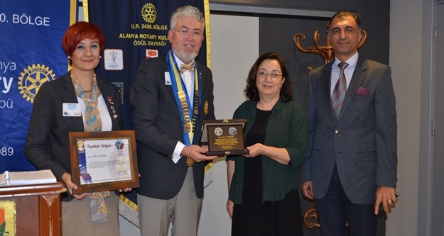 Rotaryanlar ödül töreninde bir araya geldi