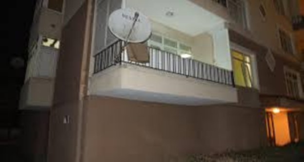 Sitenin elektronik aletlerinde dadanan hırsızlar yakalandı