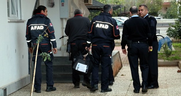 Siyanür alarmına neden olan toz, polis merkezine götürüldü