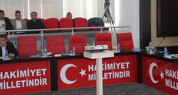 10 üyenin katılmadığı belediye meclisi ertelendi