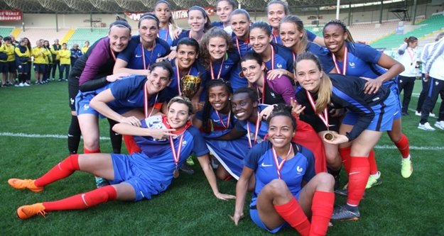 Alanya'da gülen Fransa oldu