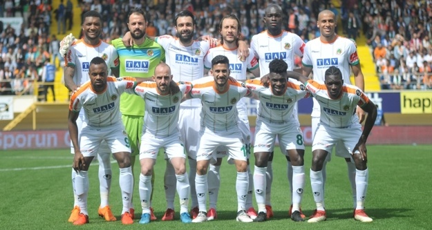 Alanya'da karşılıklı gollerle puanlar paylaşıldı